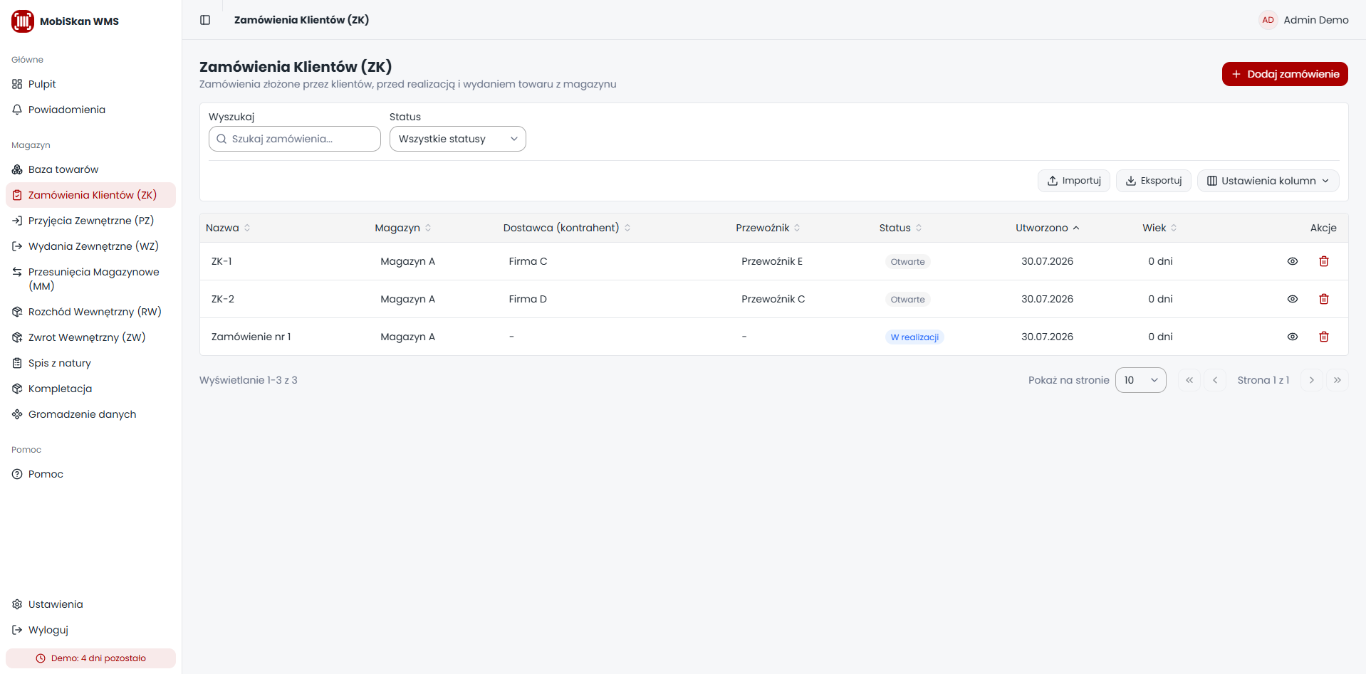 Customer order list with status filtering, import/export and configurable columns.